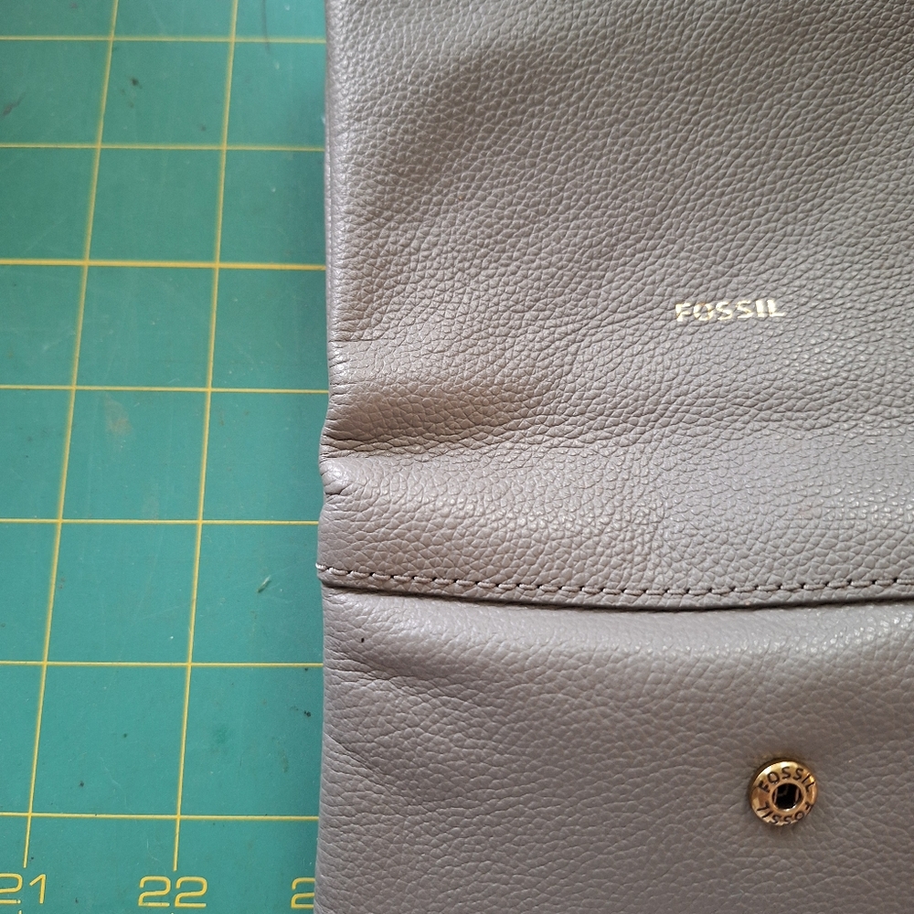 Fossil wallet